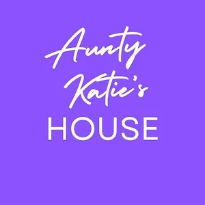 Auberge de jeunesse Aunty Katie's House, Ni Tourist Board Certified & Located On The Main Oldpark Road To Belfast, With Free Continental Breakfast & Free Ultra Fast Sky Internet, Free Sky Sports & Free Sky Cinema, Self-check In After 10pm Gmt, Belfast